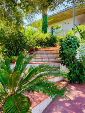 VILLA IN COLLINA VISTA MARE